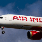 Air India की फ्लाइट रद्द होने के बाद यात्रियों की लंबी कतार