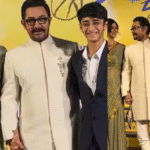 Aamir Khan Gauri Spratt और Azad के साथ Sitaare Zameen Par स्क्रीनिंग में